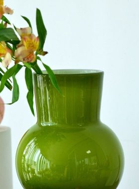 橄榄绿色欧式轻奢中古玻璃花瓶摆件客厅插花复古花器高级居家装饰