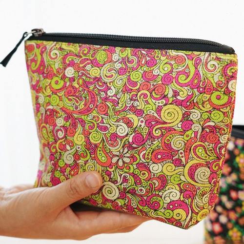 阳春小镇化妆包女便携式高端外出旅行迷你轻奢高级立体不塌手拿包