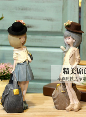 创意礼品可爱奈尔姑娘树脂摆件旅行女孩美女生日礼物家居汽车摆件