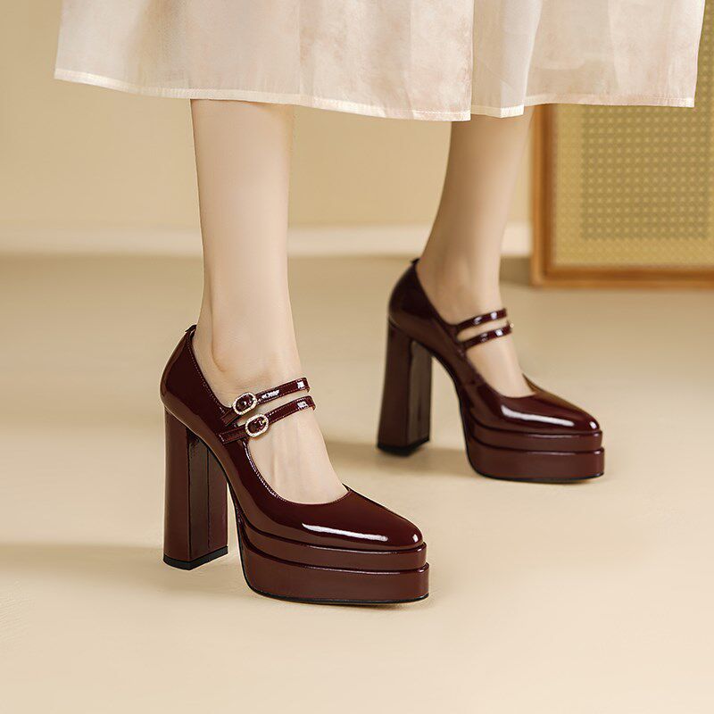 高级感婚鞋新娘鞋新款小个子粗跟防水台年会高跟鞋不累脚演出单鞋