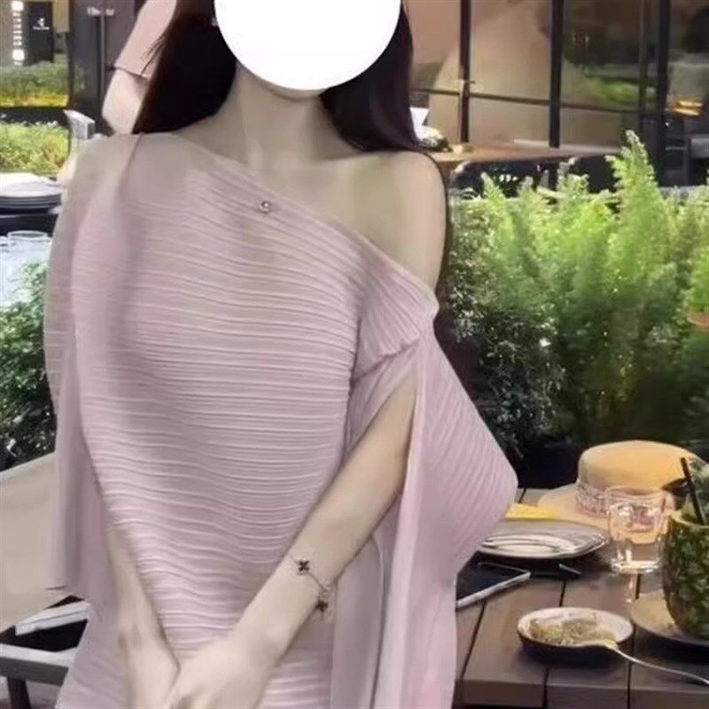 法式条纹斜肩特大码衬衫女夏20y25新款设计感小众不规则露肩300斤