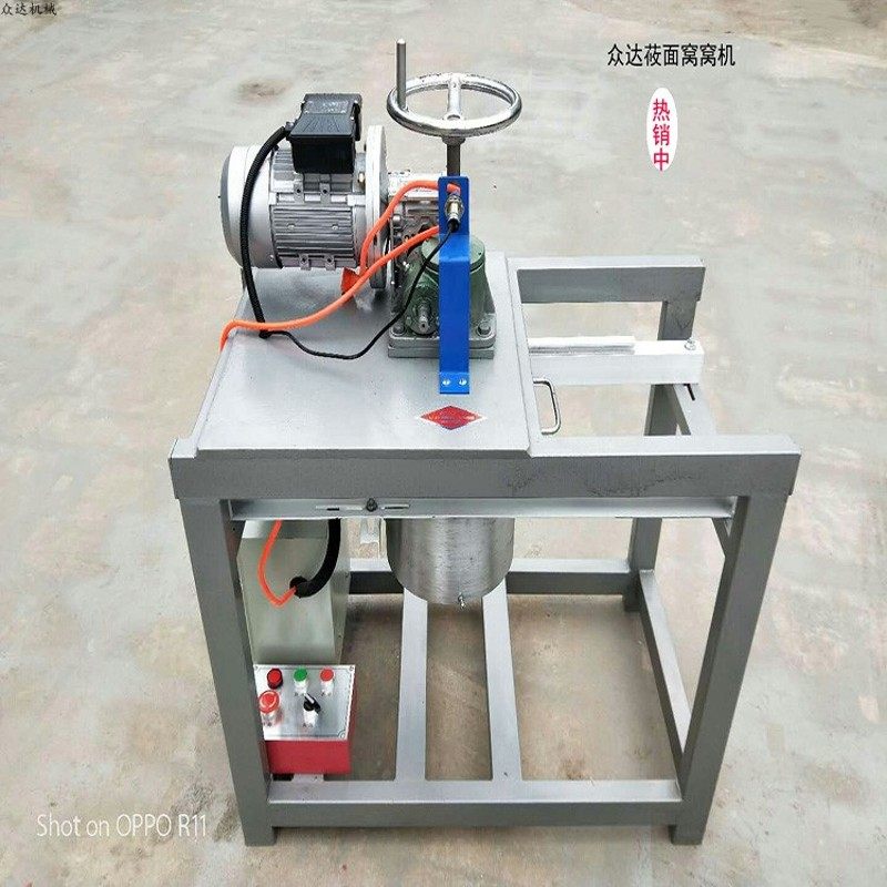 供应莜面机 莜面窝窝机 莜面栲姥姥机器 压窝窝 莜面条设备包邮