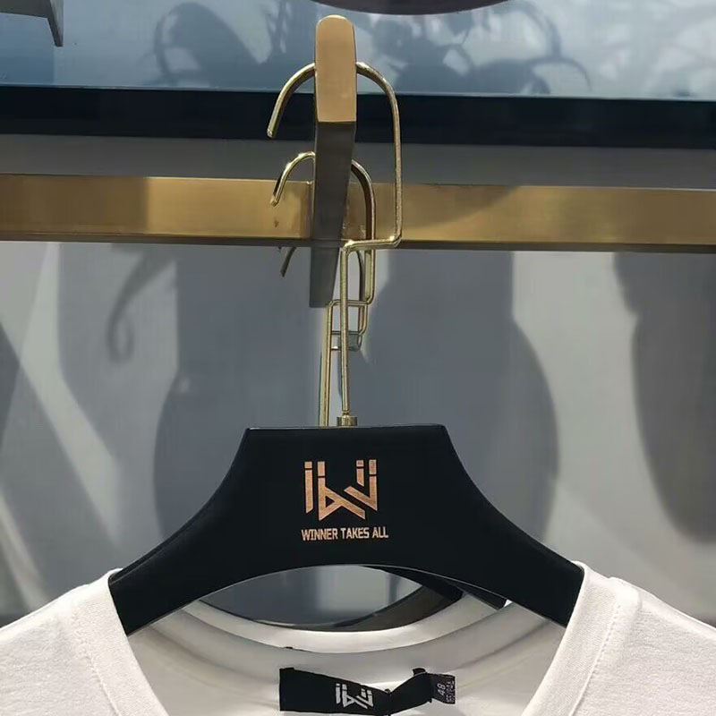 高档定制黑色实木男女防滑衣架服装店成人衣架家用无痕宽肩大衣挂