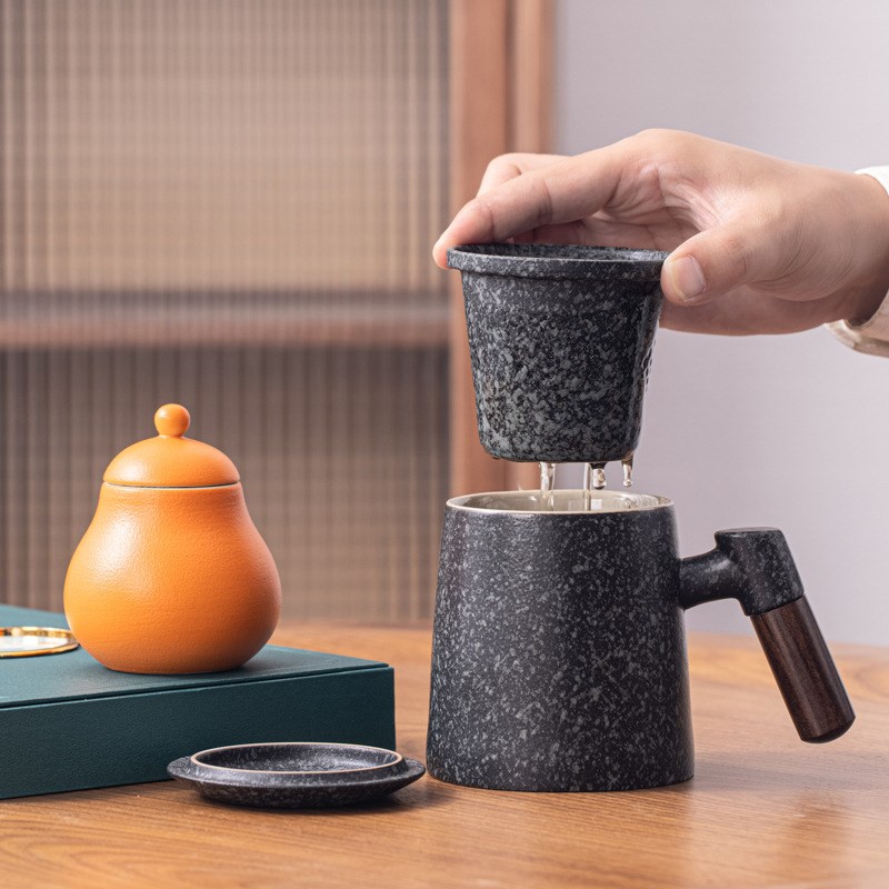 陶瓷茶水分离泡茶杯子男士个人办公室带过滤茶漏水杯定制