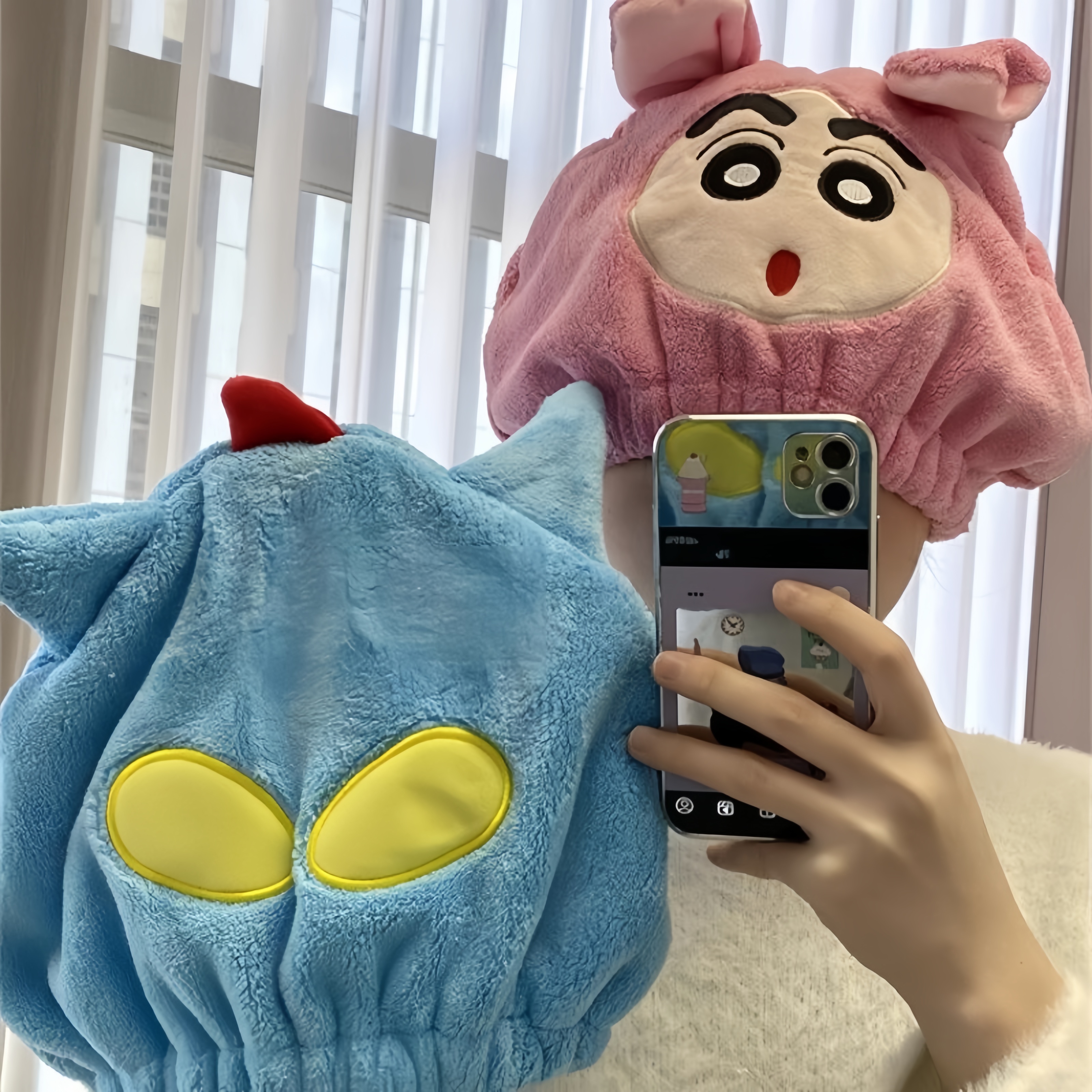 把蜡笔小新干发帽焊在脑袋上