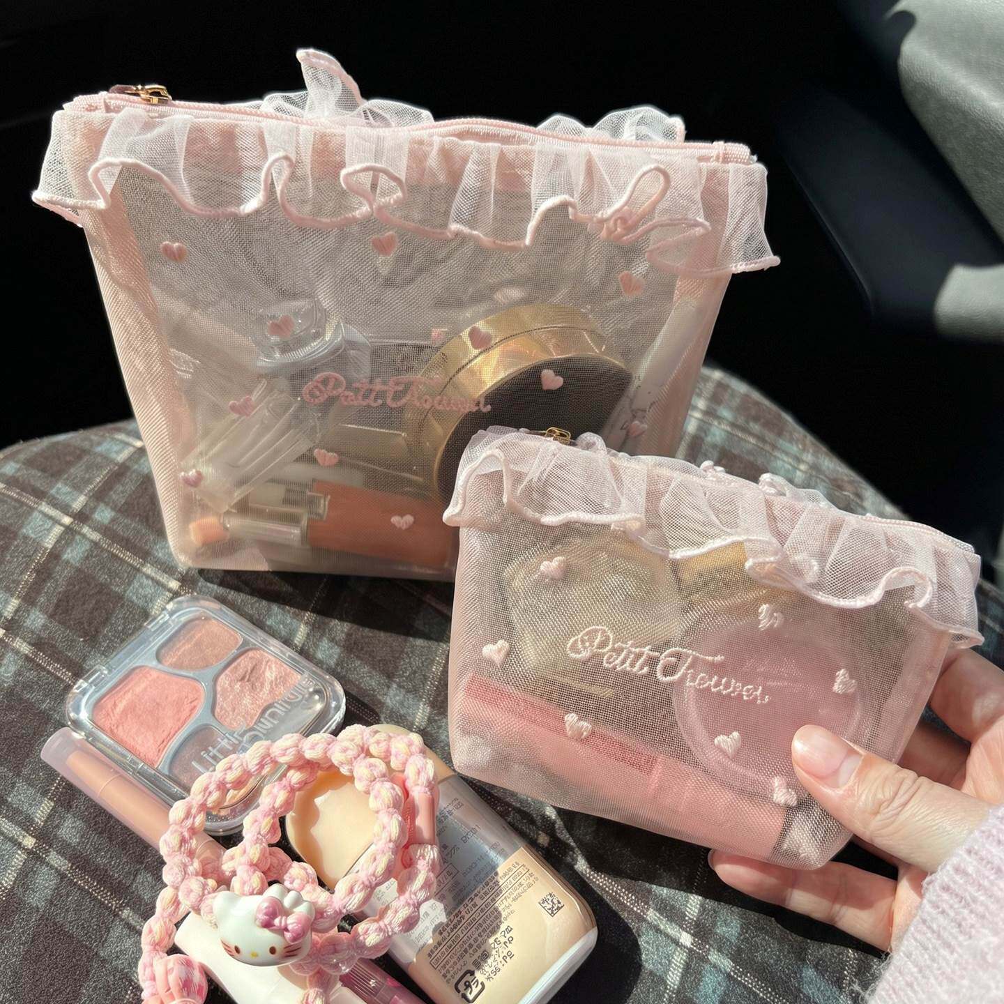 韩国ins风少女网纱爱心刺绣便携化妆包可爱蕾丝边补妆收纳洗漱包