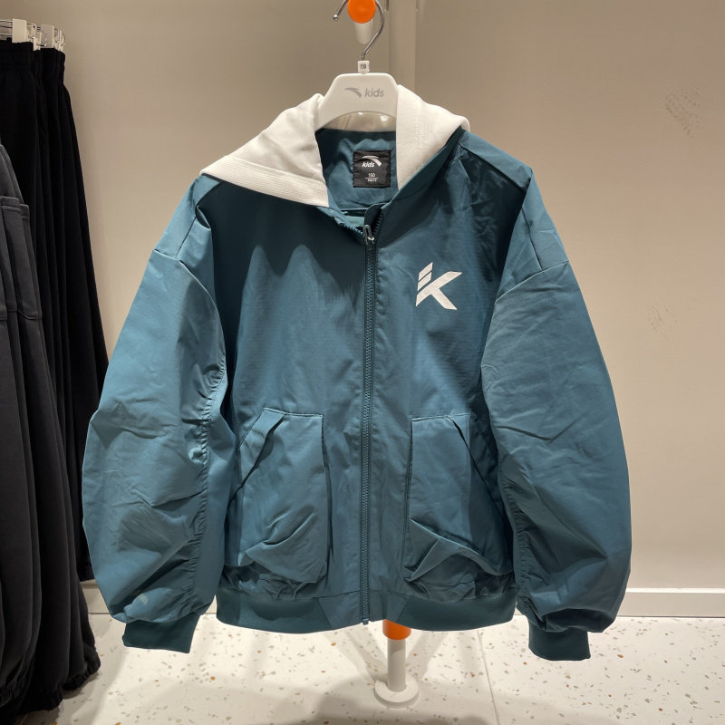 安踏男童连帽夹克外套2025冬季新款男大童梭织运动上衣 352541601