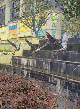 不锈钢飞鸟镜面户外仙鹤展翅小品定制景观水景草坪鸟群摆件装饰品