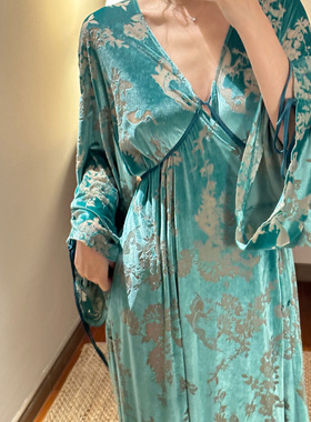 〈梦华录〉秋冬季新款国风新中式烧花丝绒长袖长款睡衣睡裙家居服