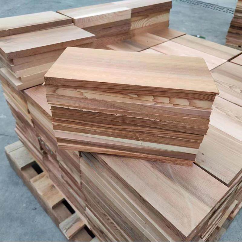 红雪松防腐木瓦片鱼鳞瓦屋顶加拿大香柏木吊顶烧烤木板墙裙木瓦片