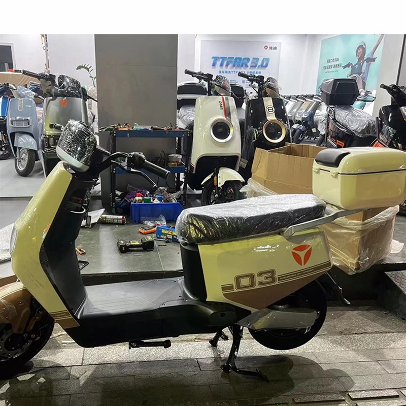 适用于雅迪G25-D电动车尾架尾箱货架铝合金后靠背拉手倚靠垫尾翼
