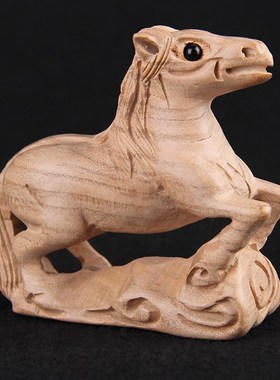 桃木马摆件家居木雕手工环保无漆脚踏祥云