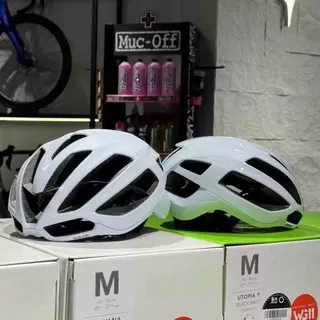 2026年公路山地自行车骑行头盔专业户外运动骑行安全帽男女款冬季