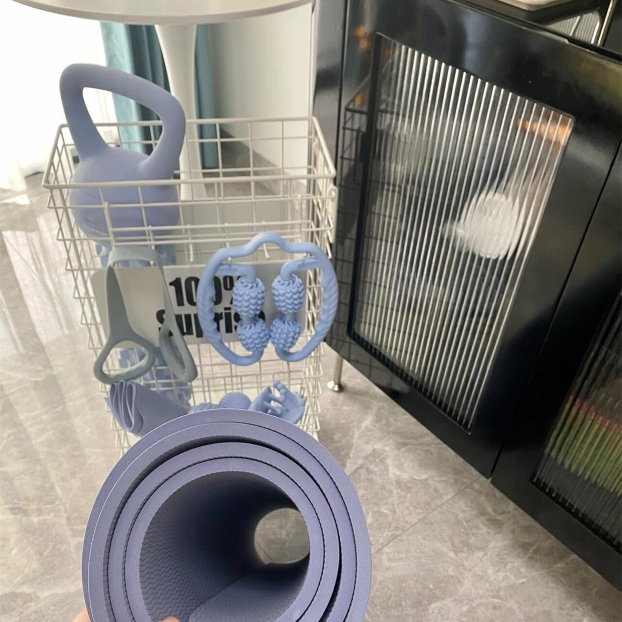 女生高颜值瑜伽垫收纳筐ins风家用健身器材带轮夹缝置物架省空间