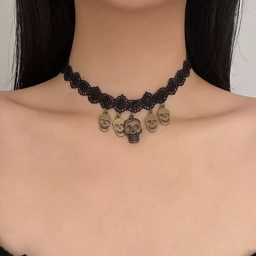 时尚创意黑色蕾丝骷髅头吊坠项链