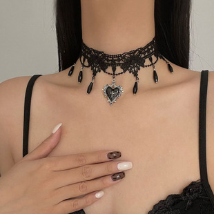 万圣节夸张蕾丝布艺红色爱心项链女小众个性水晶流苏锁骨链颈链潮