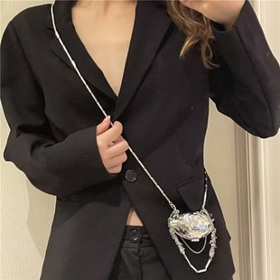 个性金属银色迷你贝壳包斜挎腰链女小众设计金属链条斜挎身体背链
