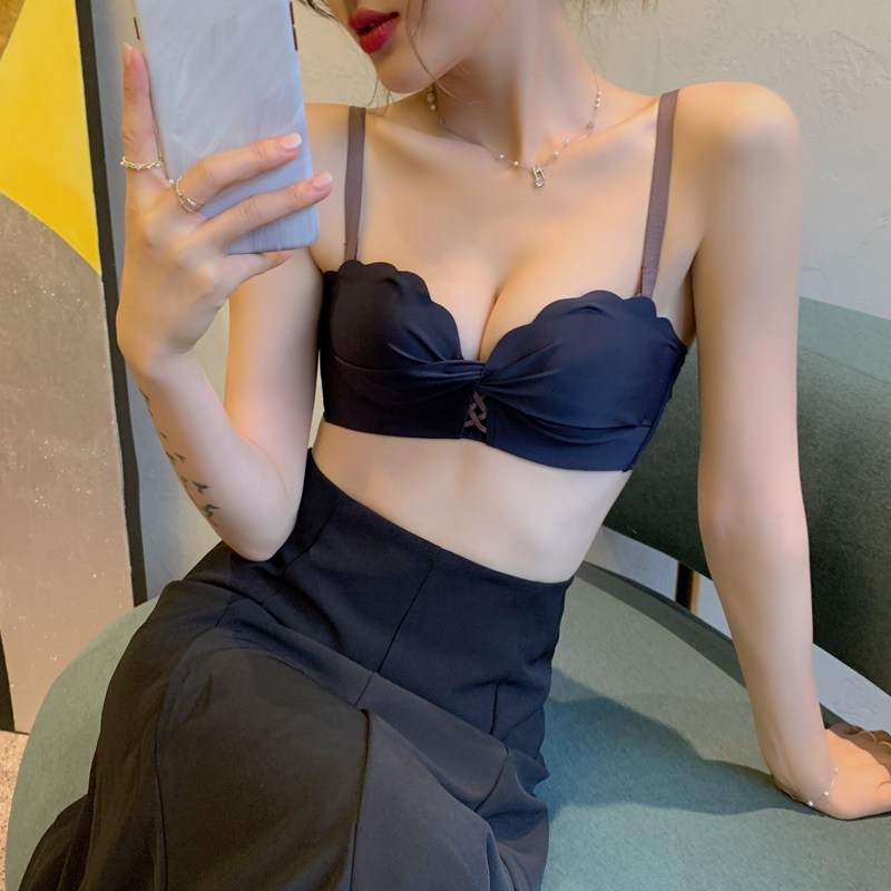 内衣女无钢圈小胸聚拢bra少女日系甜H美收副乳防下垂无痕文胸套装