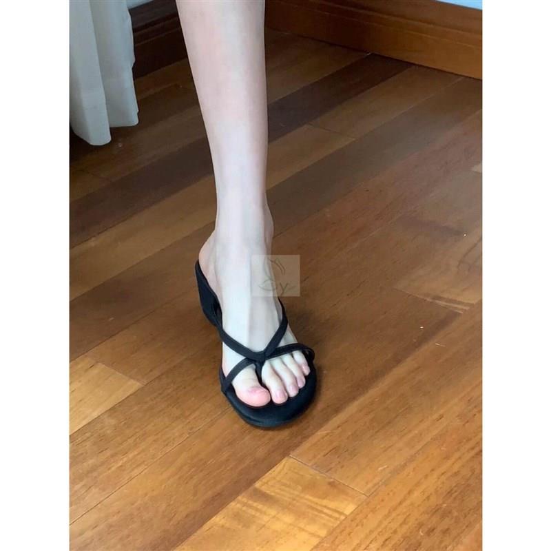 法式厚底夹趾人字拖女o2025新款夏外穿海边沙滩绝美细带坡跟凉拖图片