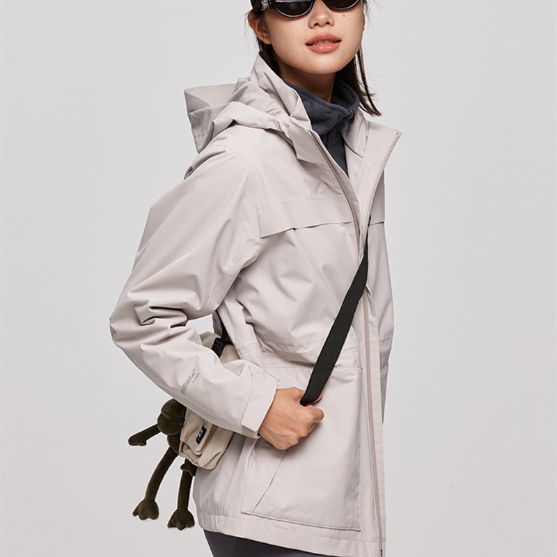 诺诗兰冲锋衣女士2023新款户外三合一防风防水抓绒收腰显瘦登山服