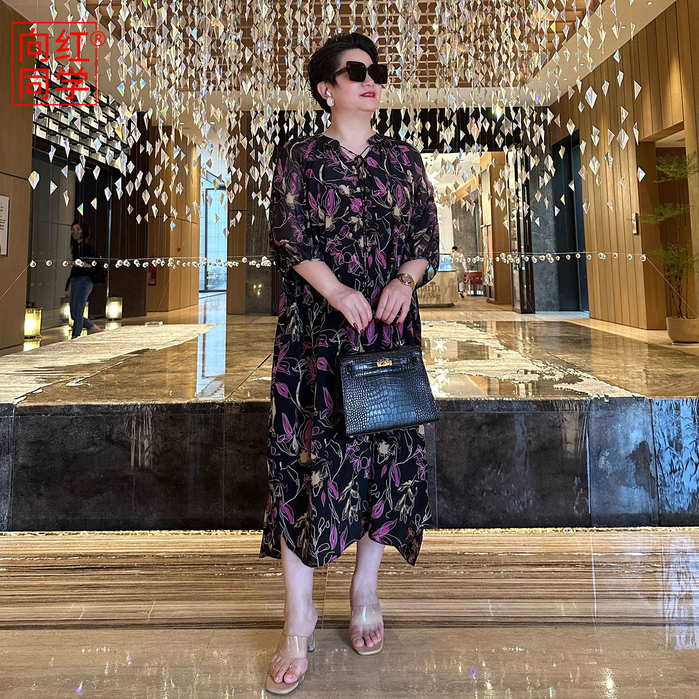 向红同学真丝夏日出游花卉印花系带显瘦复古度假中袖连衣裙0268