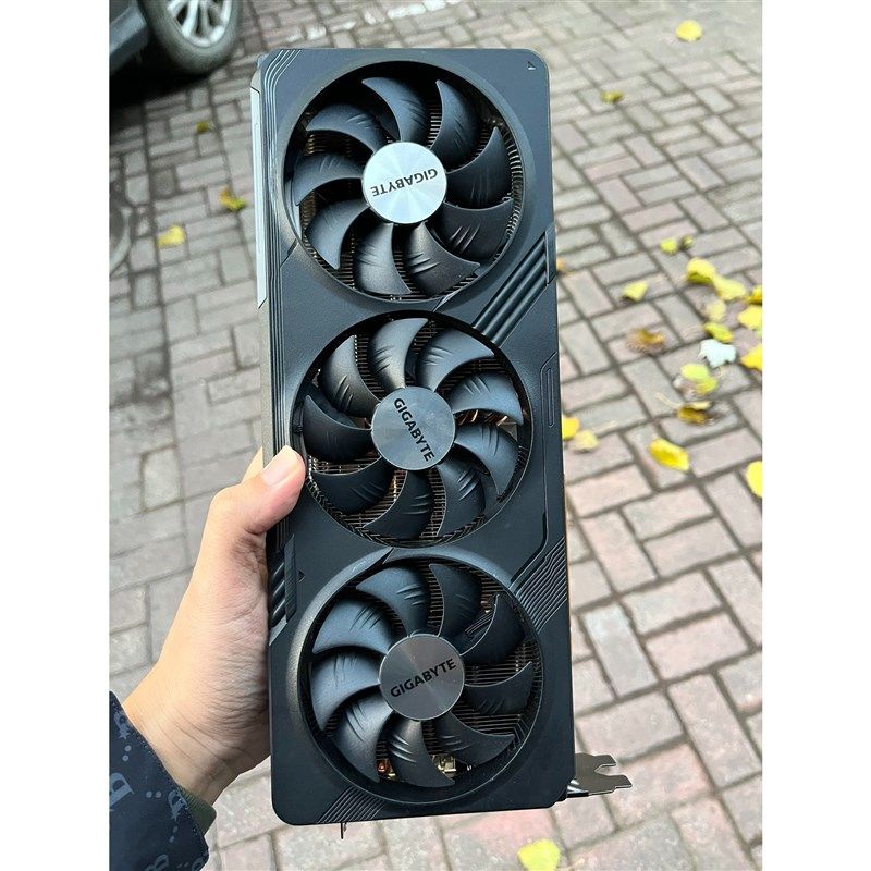 刚买没多久的7800XT - 实物图