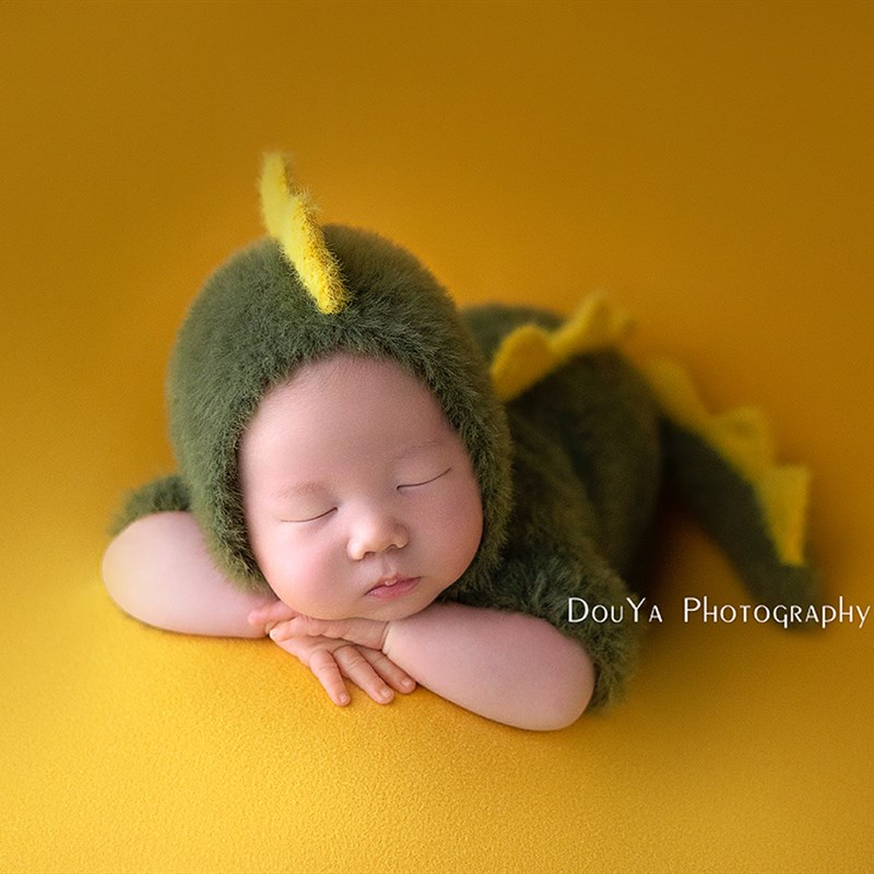 新生儿拍照服装恐龙造型婴儿满月照月子照摄影道具卡通龙宝宝主题