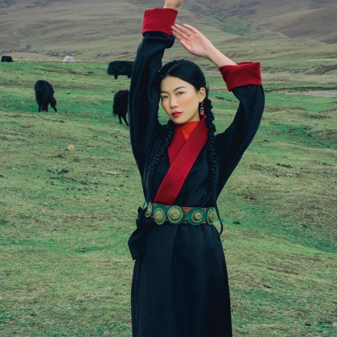 新款藏族女藏袍拉萨少数民族服装