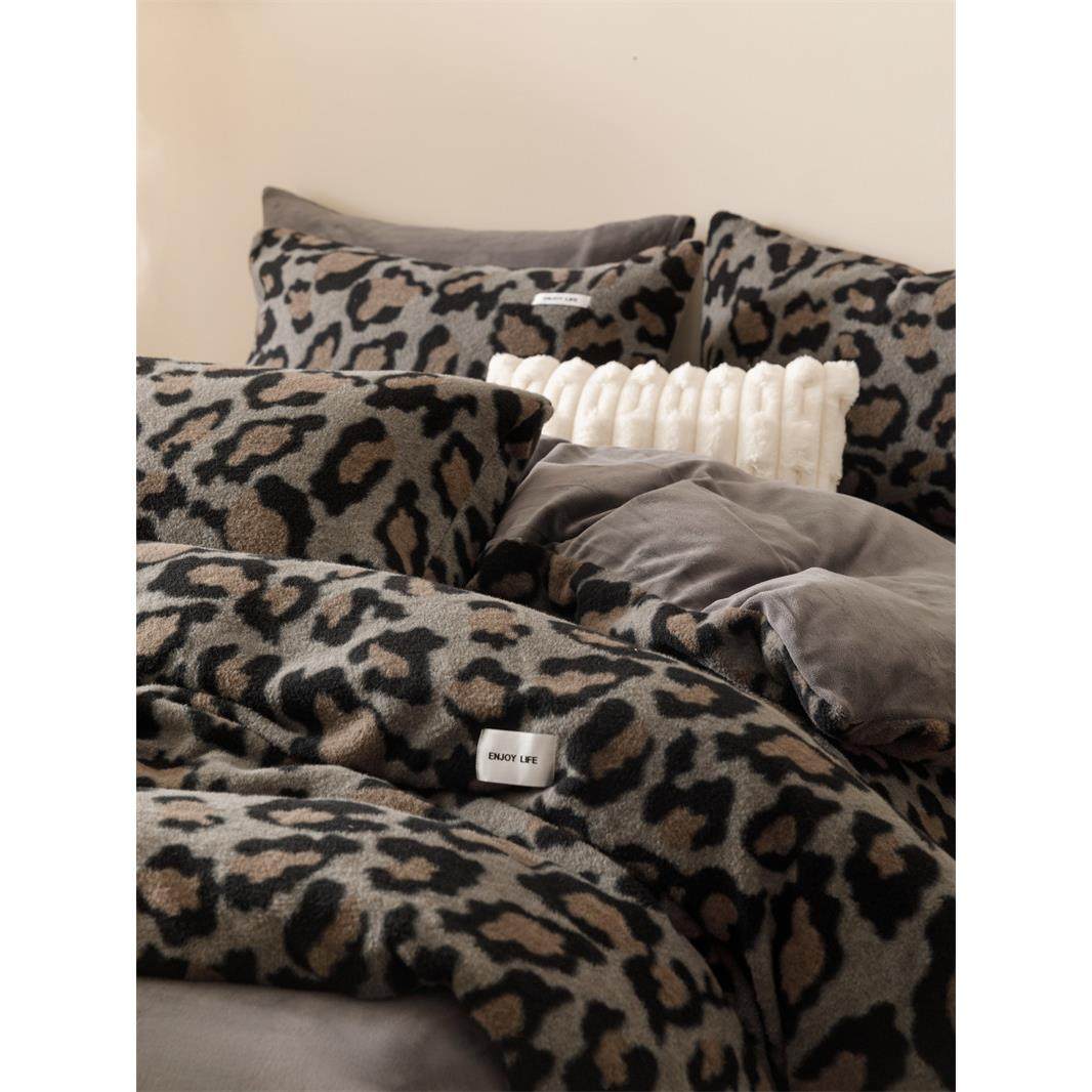 ins冬季加厚A版彷羊绒B版牛奶绒豹纹灰床上四件套珊瑚绒1.5m1.8米,床上用品,床品套件/四件套/多件套,淘宝优惠券,粉丝福利购,淘宝优惠卷