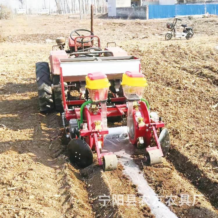 带滴灌2垄4h行花生精播机菏泽秋葵免扣膜播种机忻州甜玉米播种机