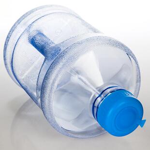 包邮3L5L7.5L10L15升PC纯净水桶家用矿泉水桶手提V车用饮水机桶Q