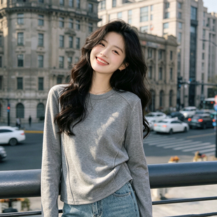 鱼骨线掐腰T恤女长袖设计感宽松圆领内搭打底衫可外穿上衣女秋季