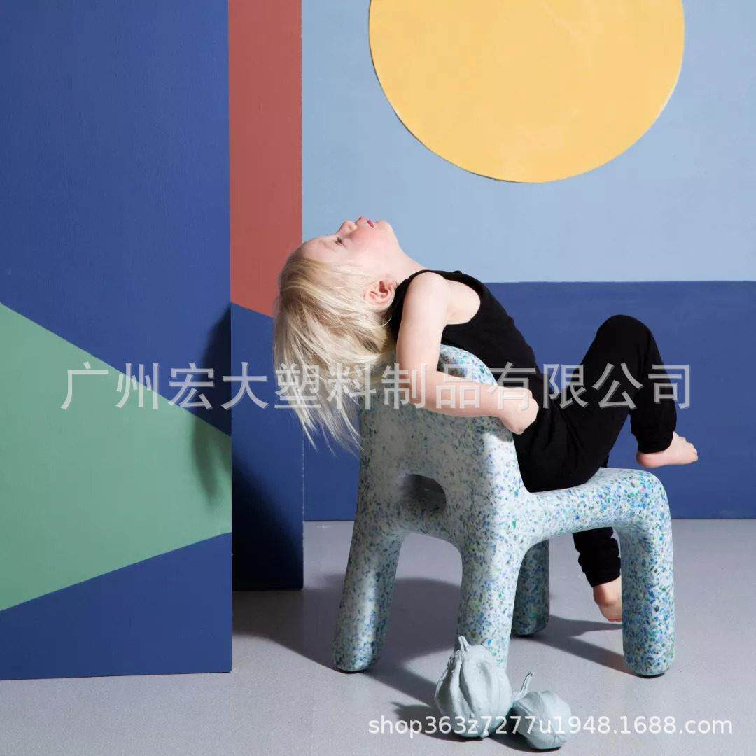 滚塑加工设计加工直播产品礼物家具小凳子小桌子广州滚塑厂家