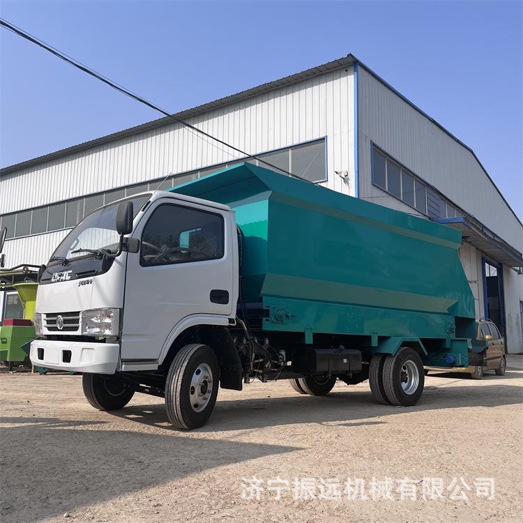 混合全日粮饲料投料机养殖区电动三轮撒料车青贮饲料搅拌下料车