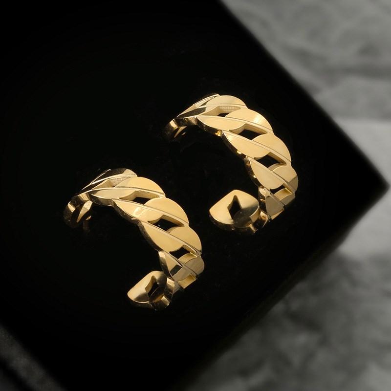 2023年新f款潮耳扣金色金属镀18K金耳环气质耳饰女气质冷淡风精致