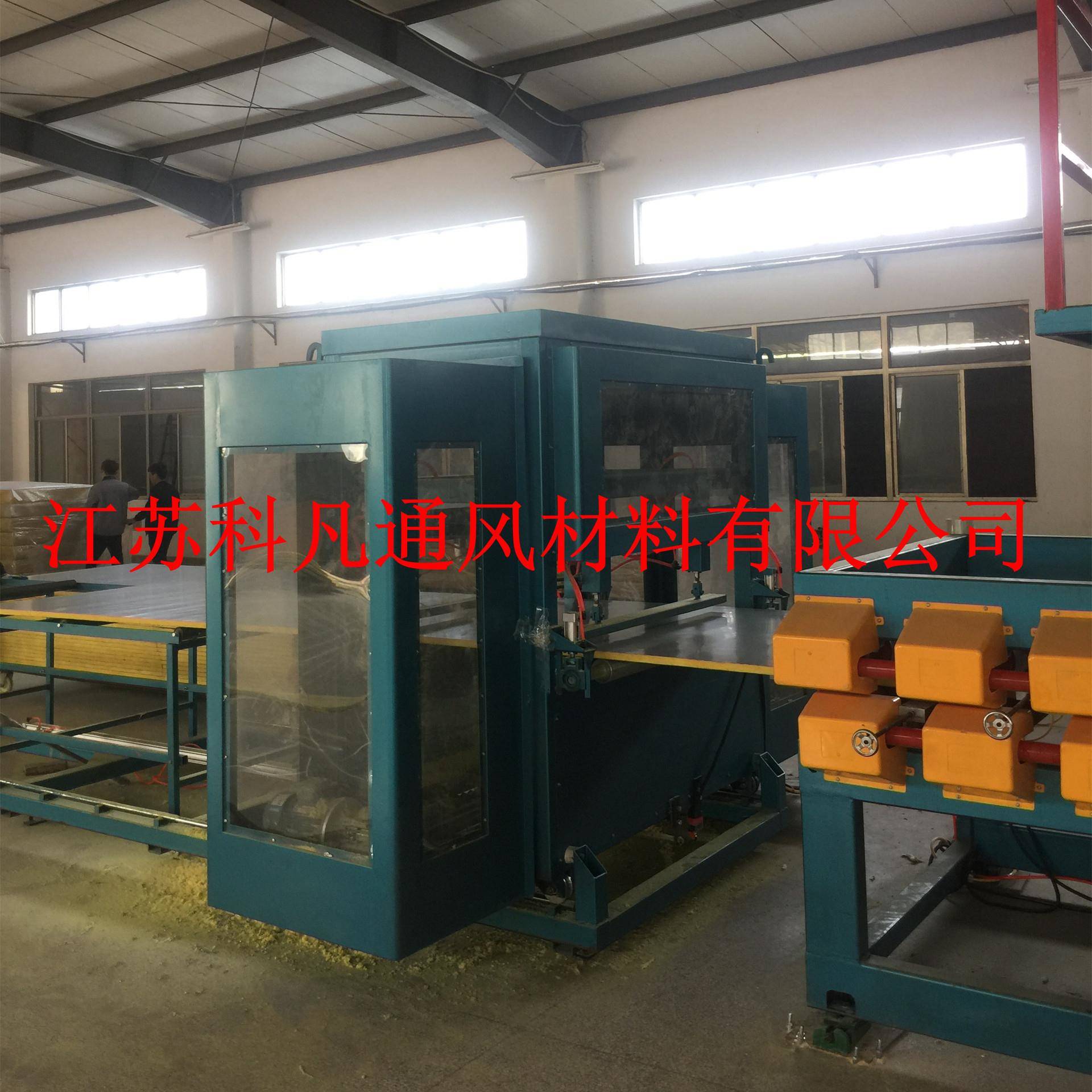 玻璃棉铝箔厂家热销隔音性好风阻低JFB-2双面彩钢玻纤复合风管