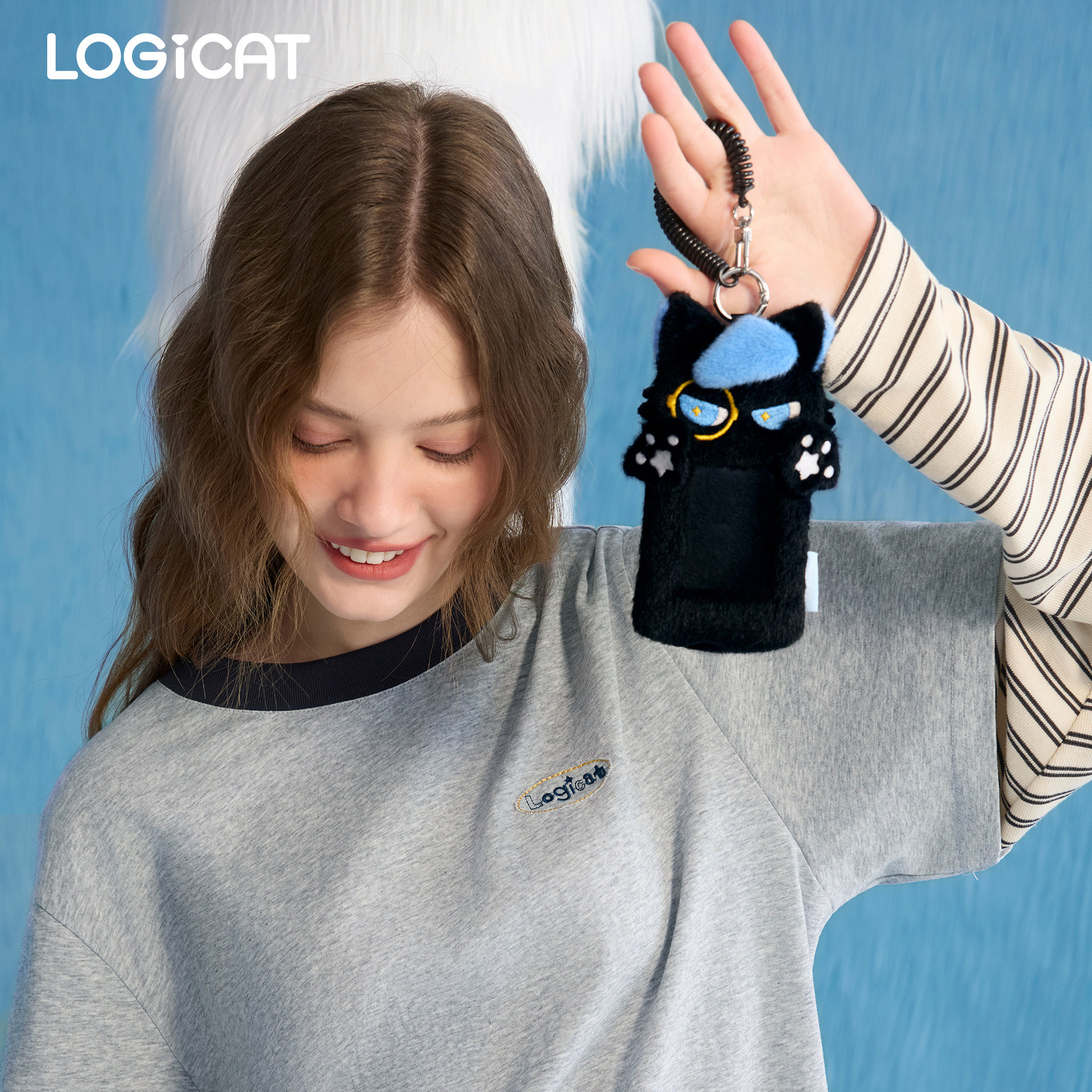 LOGICAT毛绒卡套可爱猫咪高颜值配饰追星通勤公交卡小卡保护套