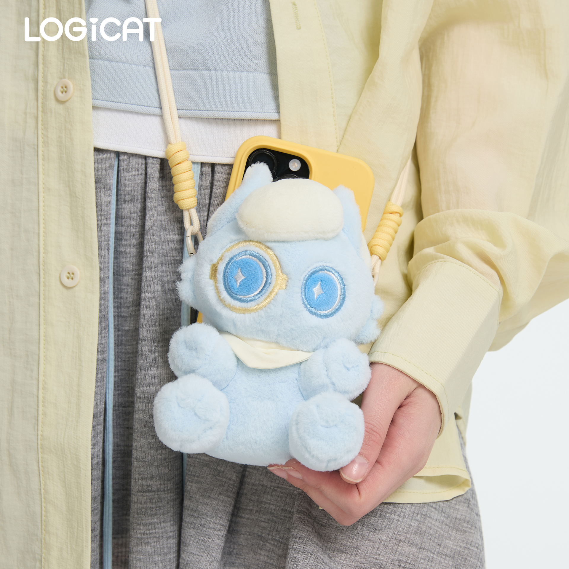 LOGICAT毛绒手机背夹挂绳可背方便携带出行旅游拍照逛街手机壳夹