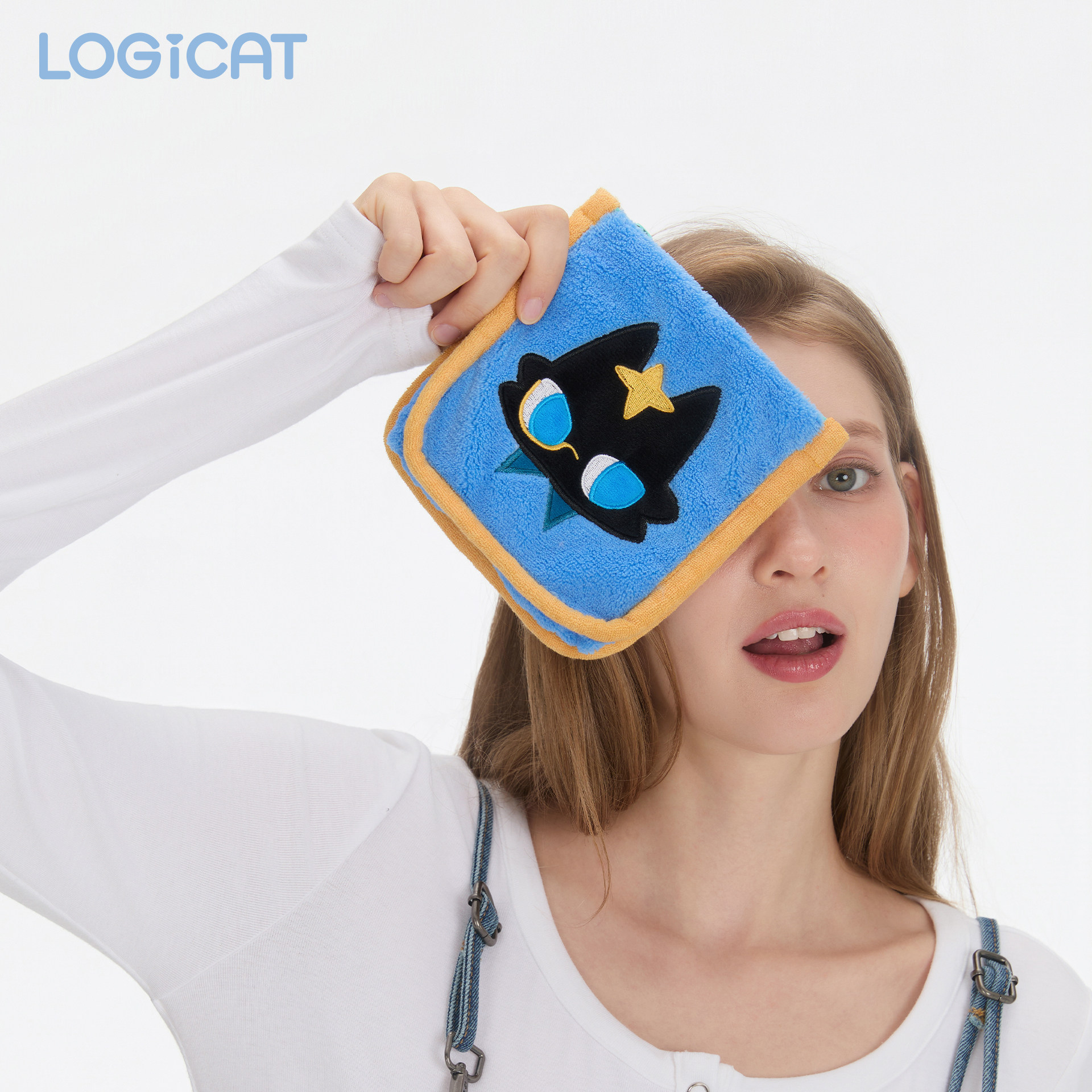 LOGICAT毛绒零钱包创意便携耳机数据线化妆品便携小杂物收纳包图片
