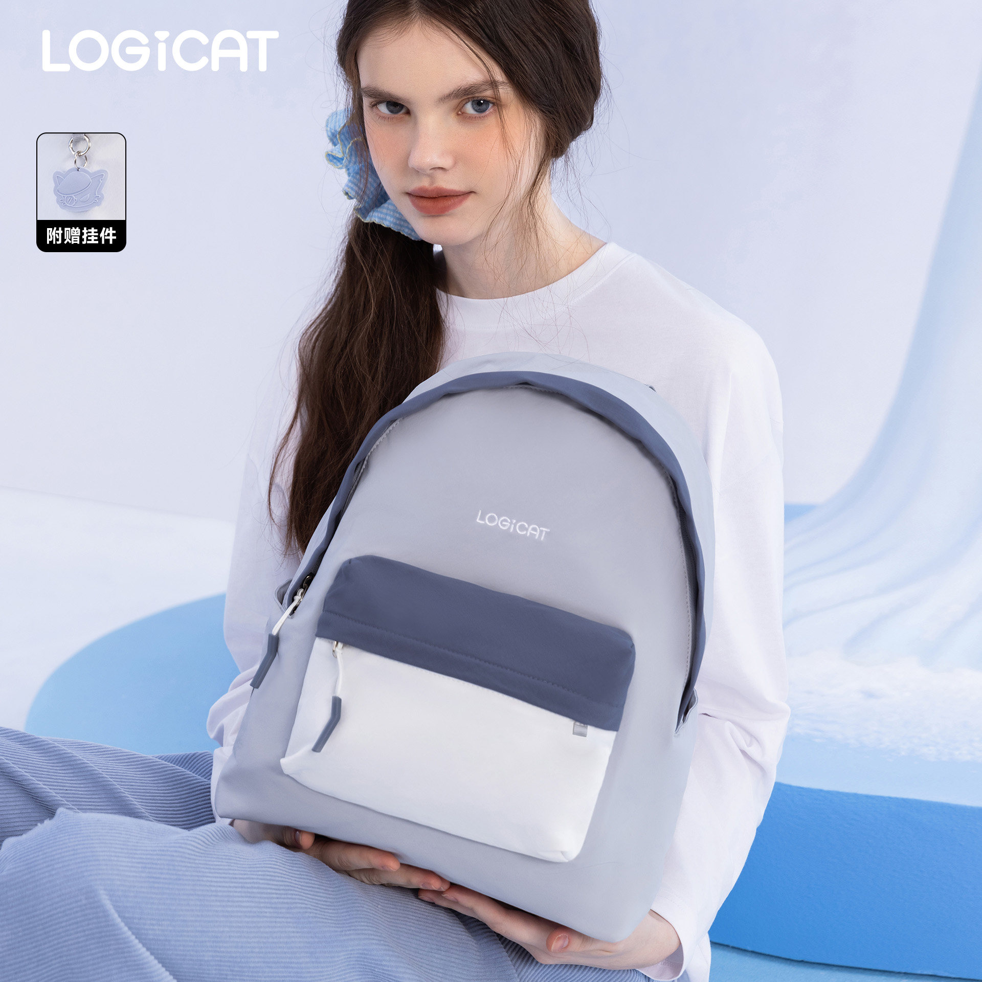 LOGICAT双肩包轻便百搭大容量户外旅行运动通勤防泼水学生书包 - 实物图