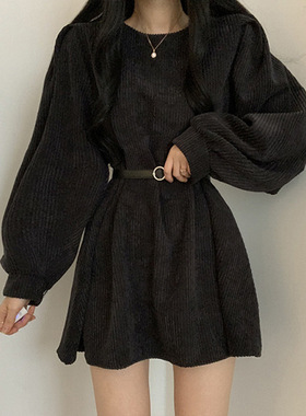 灯芯绒 秋冬新款高冷范纯欲风法式设计感小众连衣裙子复古风