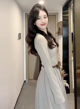 2025新款秋季流行风格法式长袖连衣裙子女装初早秋气质设计感