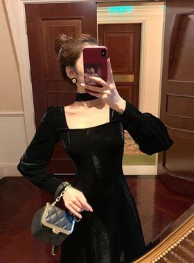 秋冬穿搭感收腰显瘦气质名媛长袖方领复古丝绒连衣裙