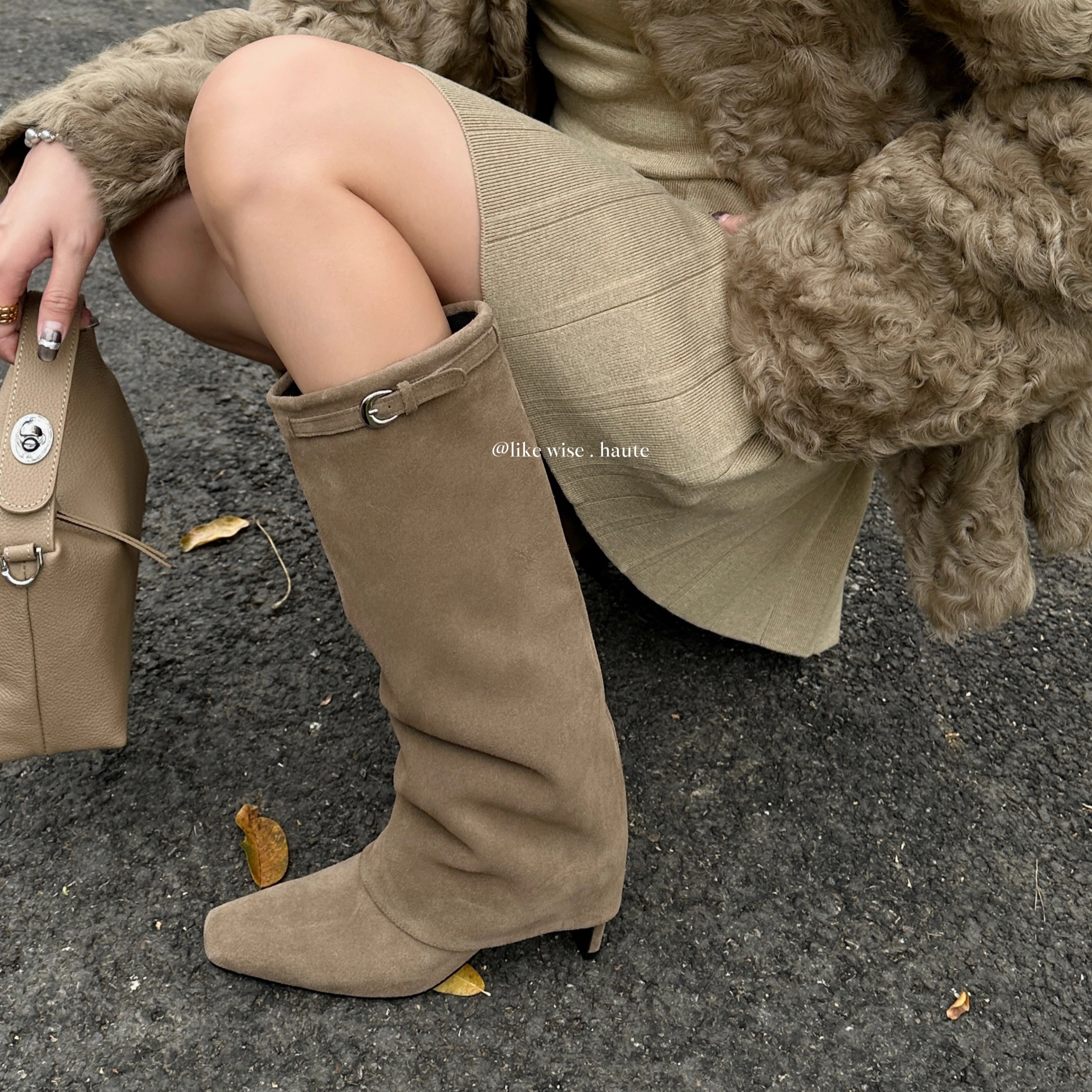 LIKE WISE HAUTE · 7cm小方头扁跟美拉德风百搭时尚宽筒裤管靴