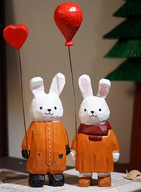 小兔举爱心气球手工木雕小摆件可爱卡通办公室桌面装饰品女生礼物