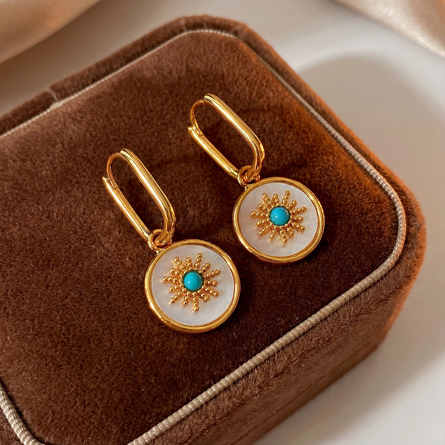 钟楚曦同款金色圆形白贝母耳环女轻奢小众耳扣天然绿松石耳坠耳饰,饰品/流行首饰/时尚饰品新,耳环,淘宝优惠券,粉丝福利购,淘宝优惠卷