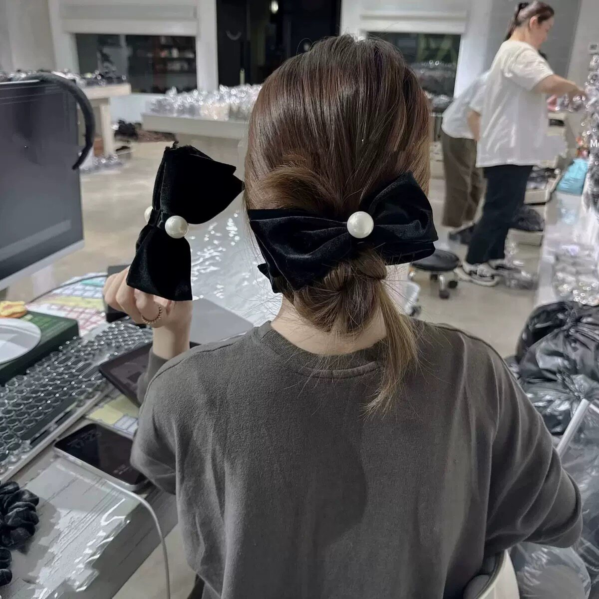 陈太同款法式复古黑色丝绒珍珠蝴蝶结香蕉夹气质后脑勺发夹发卡女