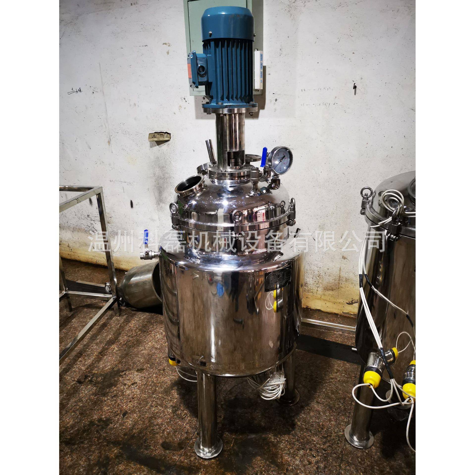 供应各种不锈钢高压反应釜小型实验室反应釜电加热胶水搅拌釜