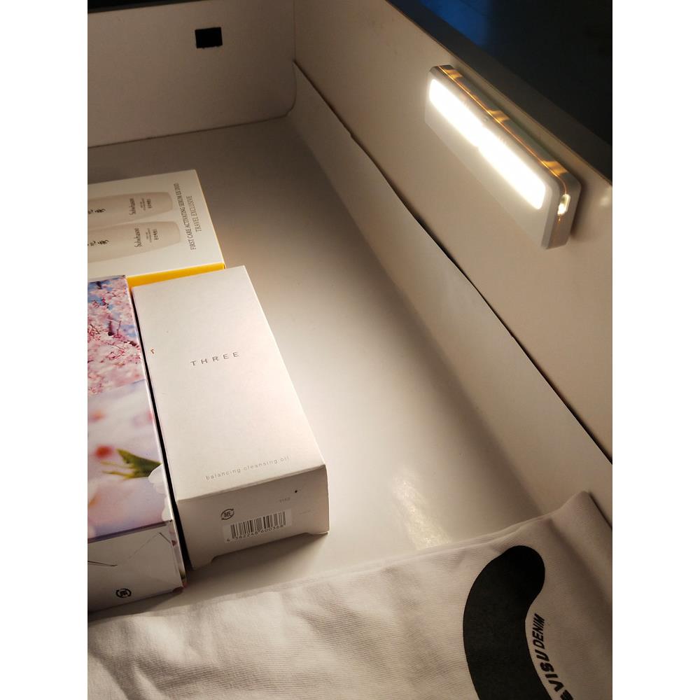 可充电式免布线衣柜橱柜子抽屉开门前微型自动开关磁感应LED灯光