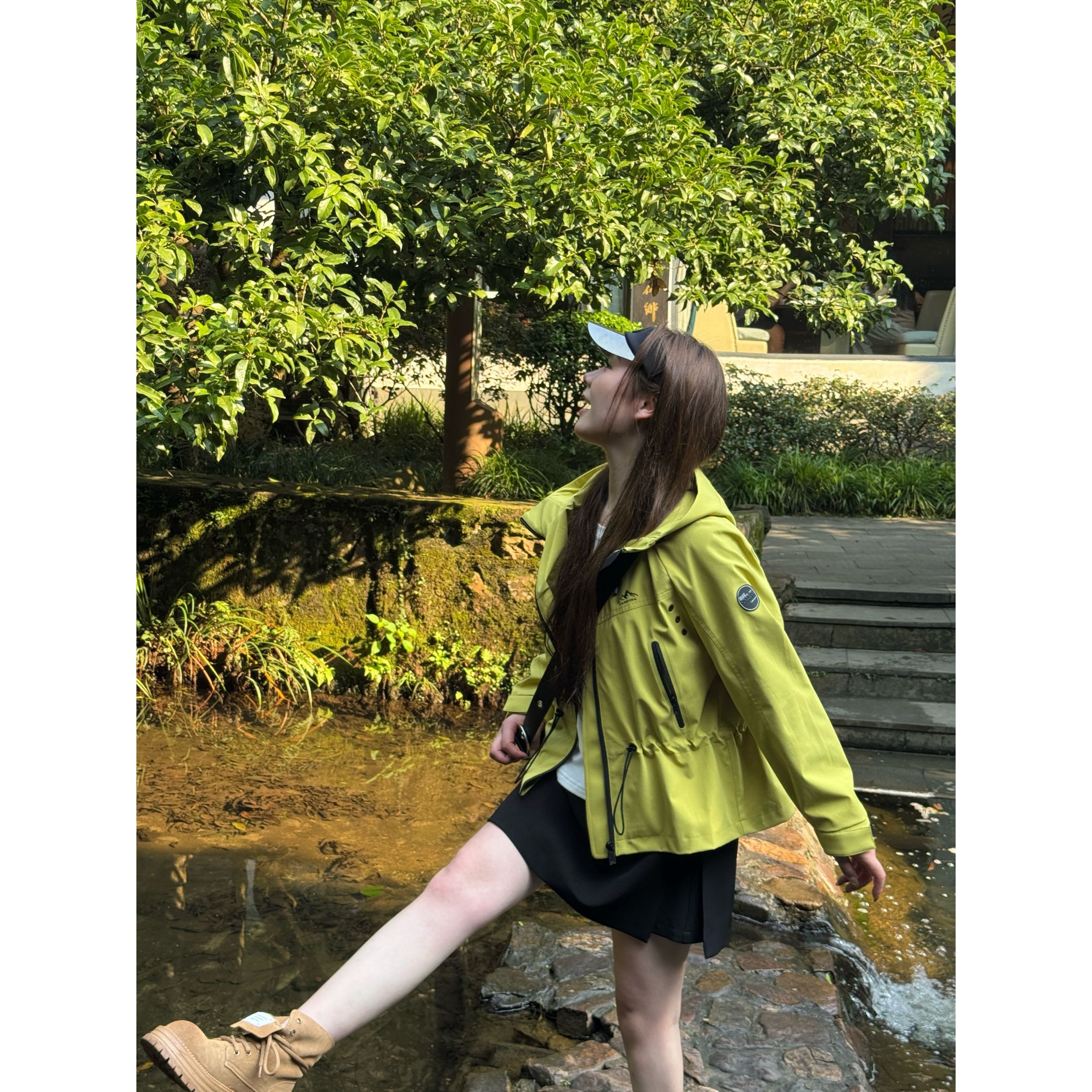 NANJIE/楠姐【探路  者】户外三防连帽收腰百搭冲锋衣女款XNS6602